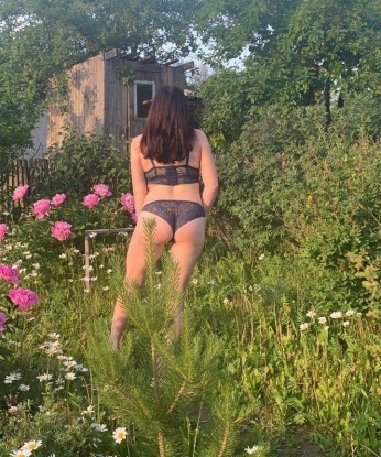 Изысканная брюнетка с шикарной фигурой приглашает в гости порядочного господина для незабываемых встреч. Гарантирую полное воплощение твоих желаний и страстную атмосферу. Звони, не пожалеешь! 6390, 19 лет