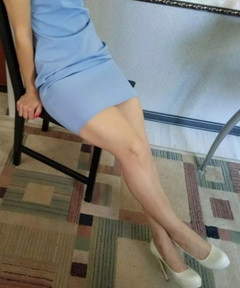 Соблазнительная блондинка с неукротимой страстью и жгучими глазами с радостью пригласит вас в мир удовольствий и сладких наслаждений. Жду встречи с настоящим ценителем красоты и женской индивидуальности! 9201, 22 года